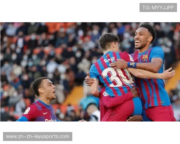 巴萨传控压得对方喘不过气，佩德里顺势推射