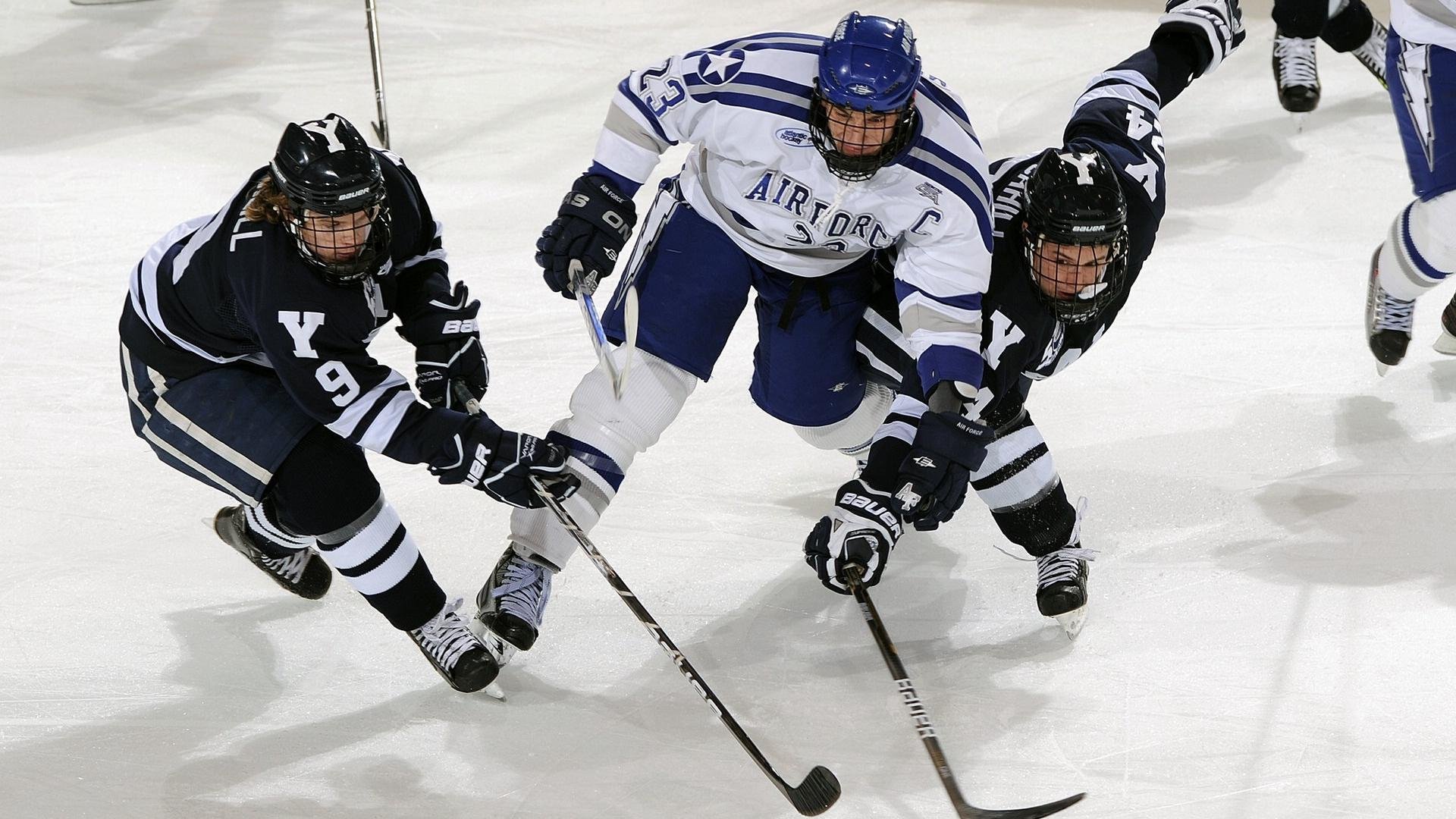 乐鱼体育app官网-英超球队体能负荷管理与伤病预防机制探讨，体能超负荷是什么意思